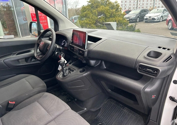Toyota ProAce cena 74900 przebieg: 89153, rok produkcji 2022 z Poznań małe 37
